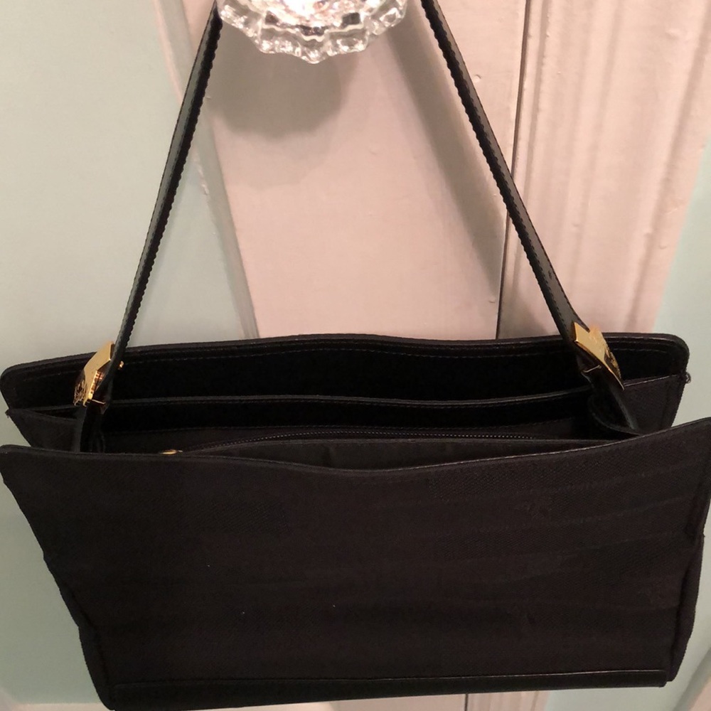 GIANNI VERSACE VINTAGE MEDUSA HANDBAG
